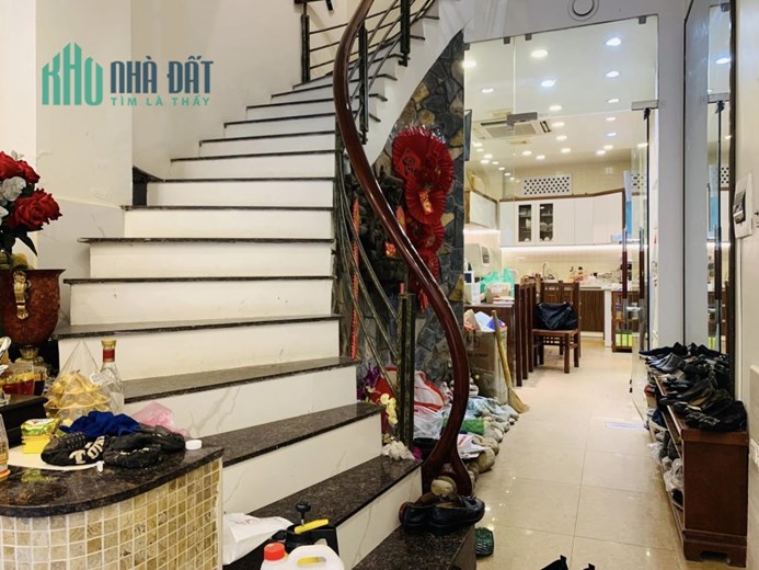 💥 Bán nhà Mặt phố Trung Liệt, Đống Đa, 52m2 5T, MT 3.5m, Siêu KD, Chỉ 17.8 Tỷ 💥