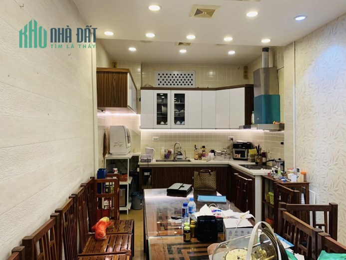 💥 Bán nhà Mặt phố Trung Liệt, Đống Đa, 52m2 5T, MT 3.5m, Siêu KD, Chỉ 17.8 Tỷ 💥