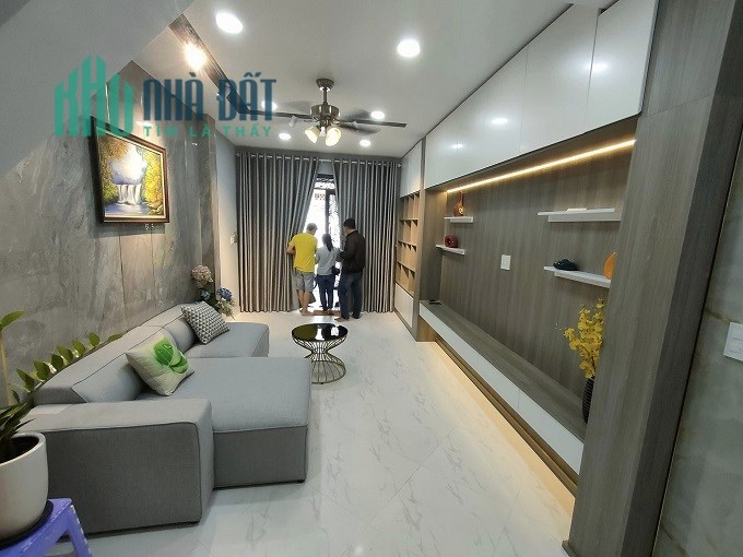 Bán nhà HXT Lạc Long Quân, P11, Tân Bình, 49m2, 3 tầng, mới, tặng nội thất.