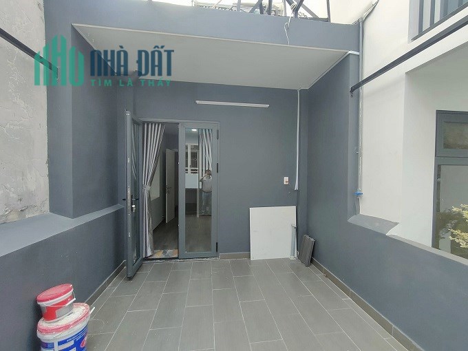 Bán nhà HXT Lạc Long Quân, P11, Tân Bình, 49m2, 3 tầng, mới, tặng nội thất.