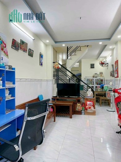 Bán nhà 2*T gần đường lớn trần phú DT: 34m2 diện tích sử dụng 75m2 giá 2,5ty thổ cư 100%