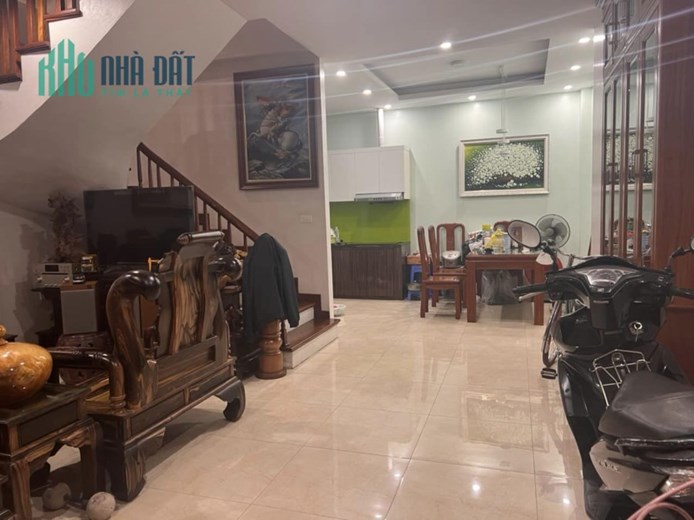 Bán Nhà 5 Tầng Xây Mới Khu An Dương Vương Tây Hồ DT 33m 5 Tầng MT 4 m Giá 4 tỷ
