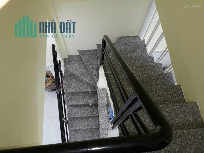 Bán nhà 2*T gần đường lớn trần phú DT: 34m2 diện tích sử dụng 75m2 giá 2,5ty thổ cư 100%