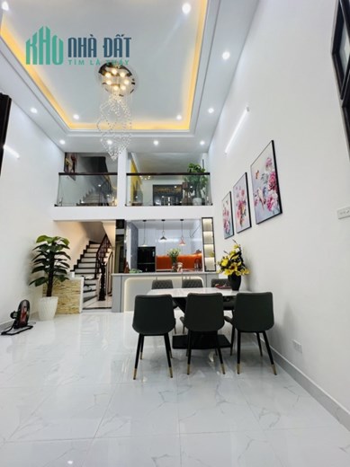 NHÀ ĐẸP CHỦ TẶNG TOÀN BỘ NỘI THẤT XỊN XÒ - NHÀ 3 MẶT THOÁNG 6 PHÒNG NGỦ RỘNG - 50M RA MẶT PHỐ TÔN