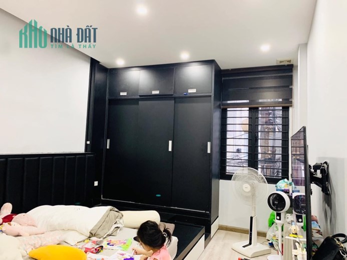 Nhà phố Lê Duẩn gần Hồ Ba Mẫu, DT 37x5t, Mt 3.6m, Giá 4.8 tỷ, Full nội thất.