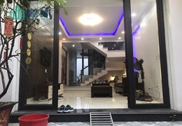 Bán căn nhà 71m2 x 3 tầng độc lập với sân cổng tại 193 Văn Cao
