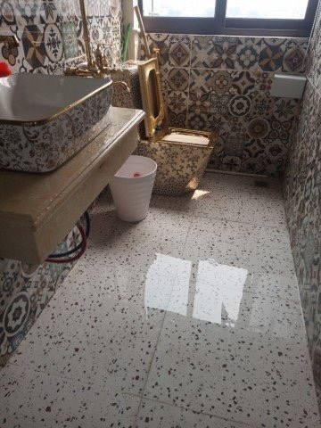 Cho thuê tầng 9 trong tòa nhà 9 tầng mới xây, tại số nhà 30 ngõ 80 chùa Láng, Đống Đa, Hà Nội.