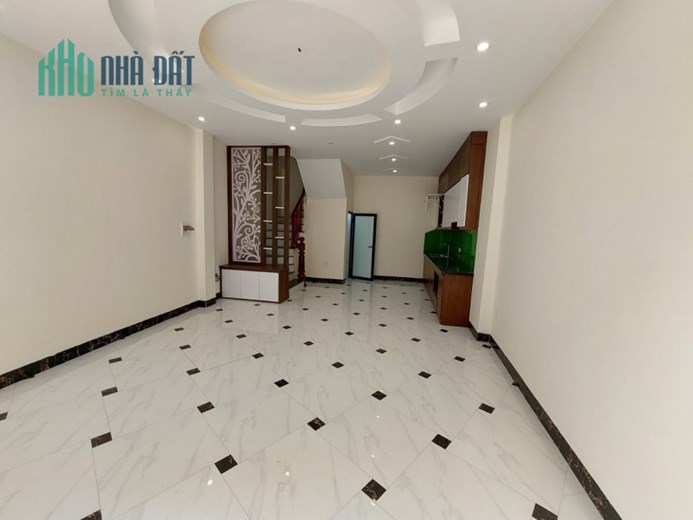 Siêu hiếm. Bán nhà đường Trịnh Đình Cửu, Hoàng Mai. 30m2 x 5T. Ô TÔ. KD. Hơn 3 Tỷ. 0968084286
