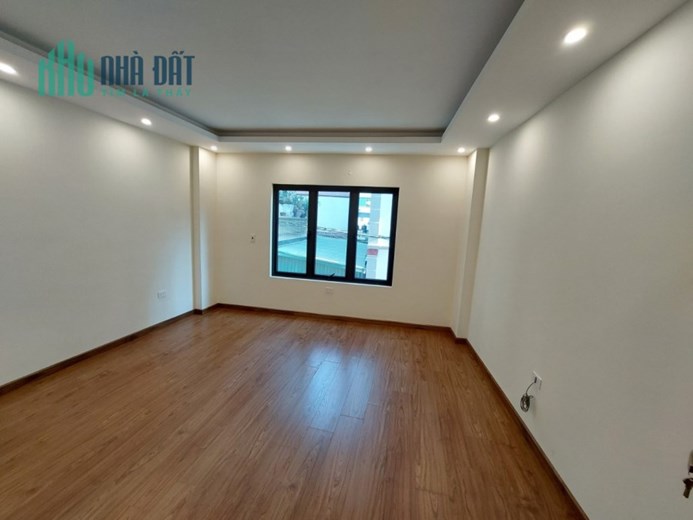 Siêu hiếm. Bán nhà đường Trịnh Đình Cửu, Hoàng Mai. 30m2 x 5T. Ô TÔ. KD. Hơn 3 Tỷ. 0968084286