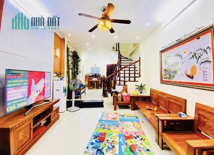 Bán nhà Khương Đình 48m2, 4T nhỉnh 5 tỷ oto 5 tạ vào nhà, full nội thất