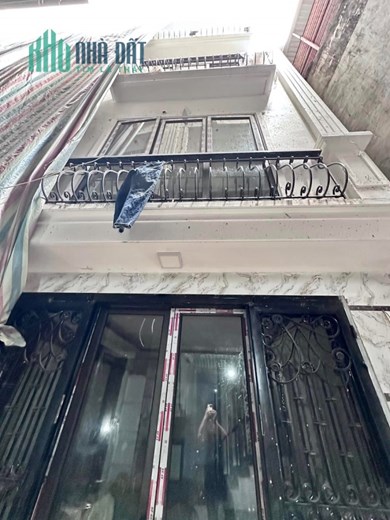 NHÀ PHỐ Cự Lộc 30m, 5tầng, mt4m, 4.35 tỷ, NHÀ MỚI Ở LUÔN - GẦN PHỐ CẠNH ROYAL CITY