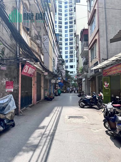 NHÀ PHỐ Cự Lộc 30m, 5tầng, mt4m, 4.35 tỷ, NHÀ MỚI Ở LUÔN - GẦN PHỐ CẠNH ROYAL CITY