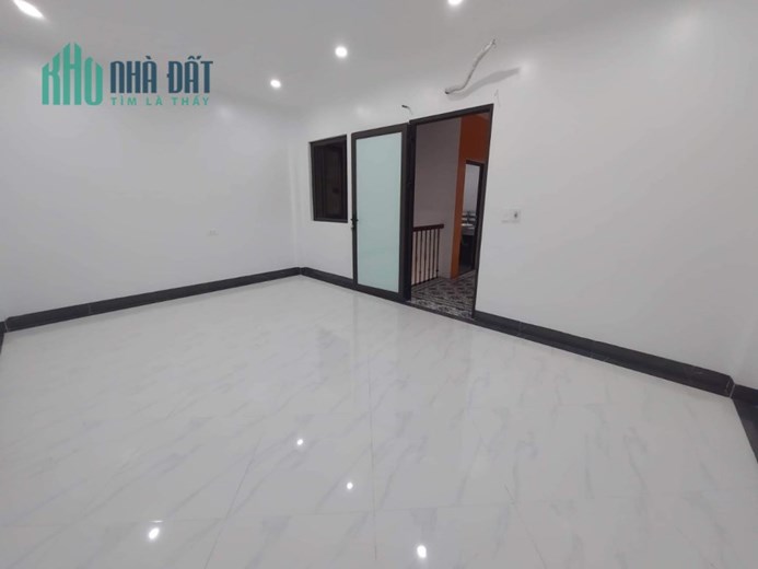BÁN NHÀ ĐẸP PHƯỜNG SÀI ĐỒNG 60M2 5 TẦNG MT 5.5M Ô TÔ ĐỖ CỔNG 5.5 TỶ