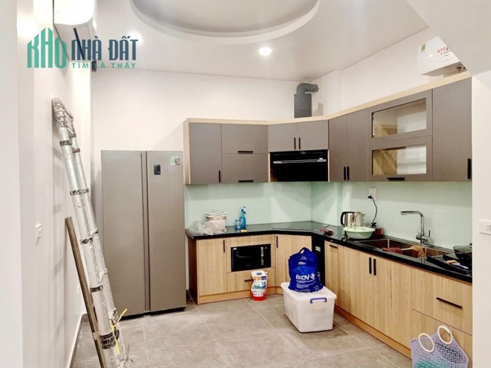 Bán ngôi nhà 37m2 phố Yên Phụ, Tây Hồ Dân xây 5 ngủ 10m Ô tô tránh 3.6 Tỷ