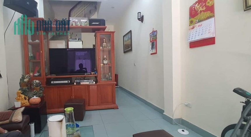 Bán ngôi nhà 36m2 phố Yên Phụ, Tây Hồ Dân xây 5 phòng Ô tô tránh 10m 3.5 Tỷ