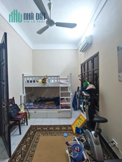 Bán nhà 38m2 phố Yên Phụ, Tây Hồ Dân xây 5 phòng ngủ Ô tô tránh 10m 3.5 Tỷ