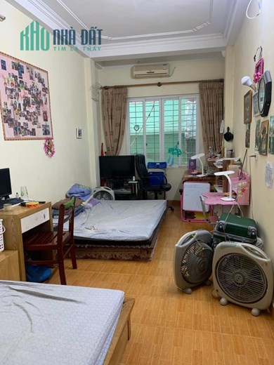 Bán ngôi nhà 39m2 phố Yên Phụ, Tây Hồ Chủ tự xây 5 phòng 1 nhà 2 Ô tô tránh 3.4 Tỷ