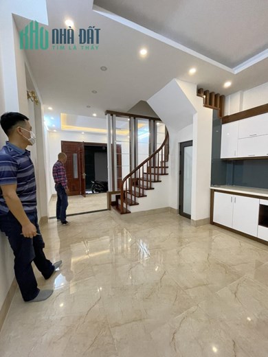 Chính Chủ Nhờ Bán Nhà Phân Lô 5 Tầng Mới Koong Phố Lạc Long Quân - Cầu Giấy - Gía : 6 tỷ