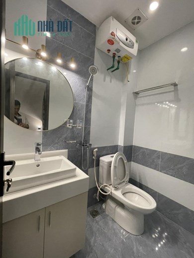 Chính Chủ Nhờ Bán Nhà Phân Lô 5 Tầng Mới Koong Phố Lạc Long Quân - Cầu Giấy - Gía : 6 tỷ
