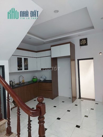 Chính chủ cần bán nhà 42,4 m2 x 3 tầng tại ngõ 203 Kim Ngưu