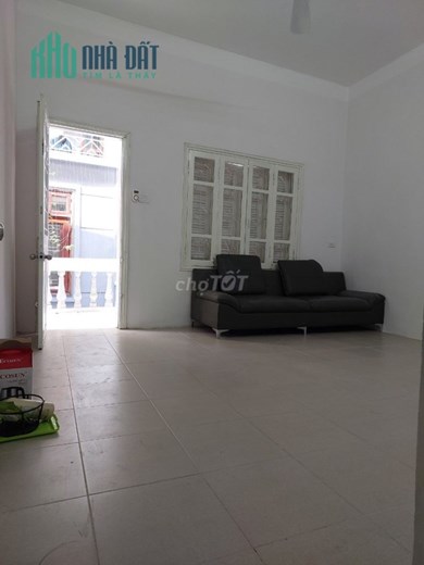 Chính chủ cần bán nhà 42,4 m2 x 3 tầng tại ngõ 203 Kim Ngưu