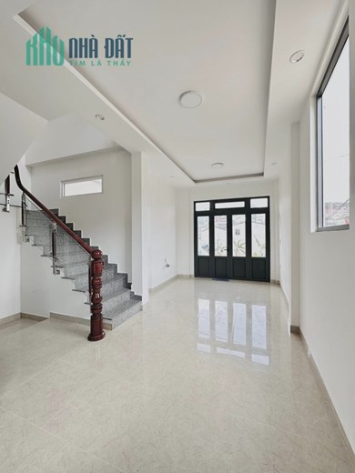 Bán gấp nhà đẹp đường Mê Linh, P9, Đà Lạt hẻm ô tô giá chỉ 4.3 tỷ