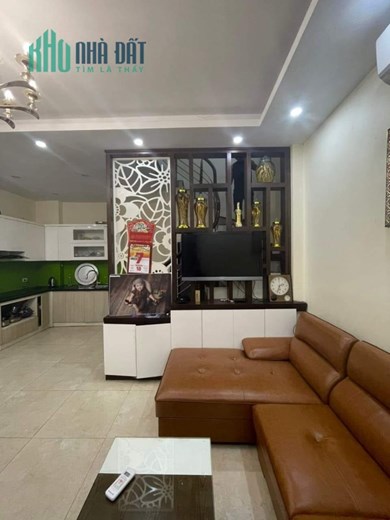 Bán ngôi nhà 30m2 phố Yên Hoa, Tây Hồ Chủ tự xây 3 phòng 10m mặt Hồ 3.3 Tỷ