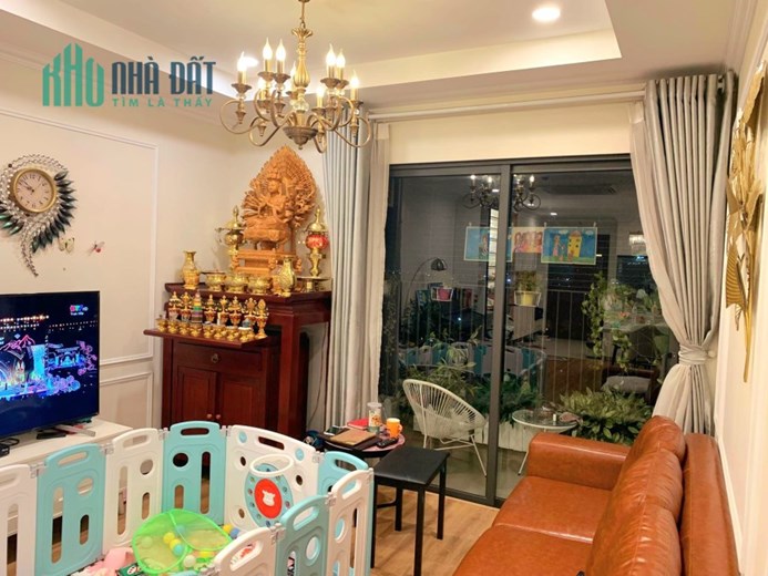Bán ngôi nhà 30m2 phố Yên Hoa, Tây Hồ Chủ tự xây 3 phòng 10m mặt Hồ 3.3 Tỷ