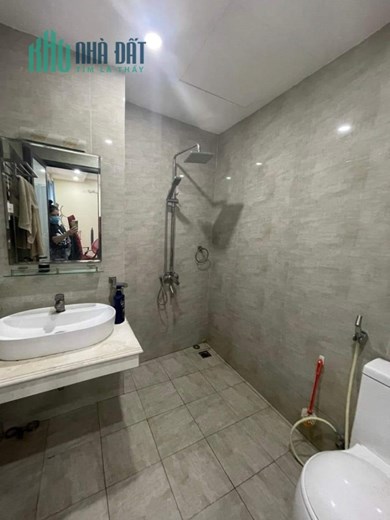 Bán ngôi nhà 31m2 phố Yên Hoa, Tây Hồ Dân xây 3 ngủ 10m Ô tô tránh 3.3 Tỷ