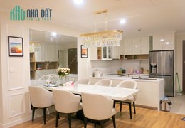 Bán nhà 32m2 phố Yên Hoa, Tây Hồ Chủ tự xây 3 phòng 10m mặt Hồ 3.2 Tỷ