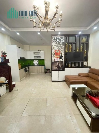 Bán căn nhà 33m2 phố Yên Hoa, Tây Hồ Chủ tự xây 3 phòng 1 nhà Ô tô tránh 3.1 Tỷ