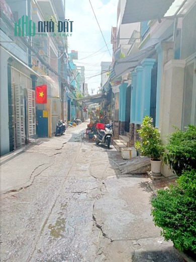 Nhà bán 2 Tầng Hẻm thẳng 4m Dương Bá Trạc P1Q8 - Giá : 4 Tỷ (TL)