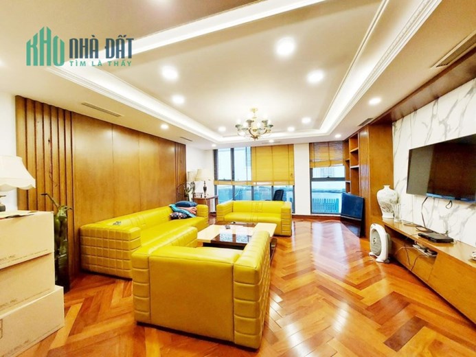 Nhà đẹp mới toanh Ngô Gia tự, DT 50M, MT6M,lô góc,ô tô đỗ cổng,nhỉnh 4 tỷ