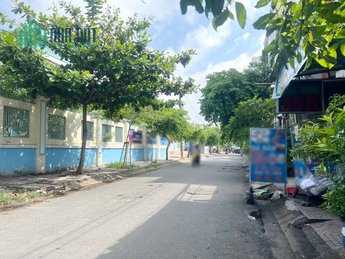 Cho thuê NNC hẻm ôtô Bùi Minh Trực P5Q8, 110m2. Giá 10 triệu