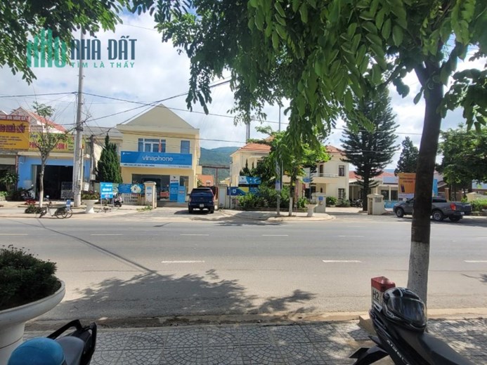 CHÍNH CHỦ cần bán GẤP nhà vị trí đẹp trung tâm thị trấn Thạnh Mỹ mặt tiền Quốc lộ 27 KHU sầm uất