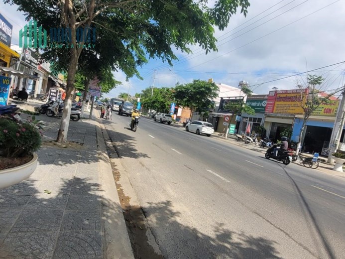 CHÍNH CHỦ cần bán GẤP nhà vị trí đẹp trung tâm thị trấn Thạnh Mỹ mặt tiền Quốc lộ 27 KHU sầm uất