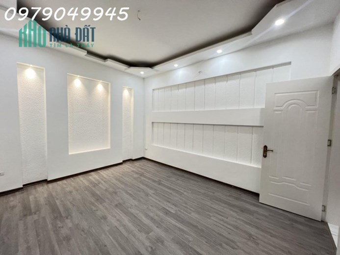 BÁN NHÀ HOA BẰNG, CẦU GIẤY,42M2X5T,1 NHÀ RA MẶT PHỐ,ÔTÔ ĐỖ CỔNG,5.9 TỶ