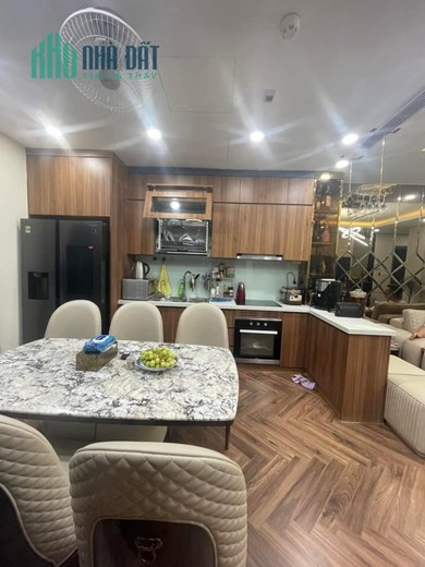 Chung cư Golden Park, Cầu Giấy, 95m2, tặng nội thất xịn, sổ đỏ trao tay, ở ngay