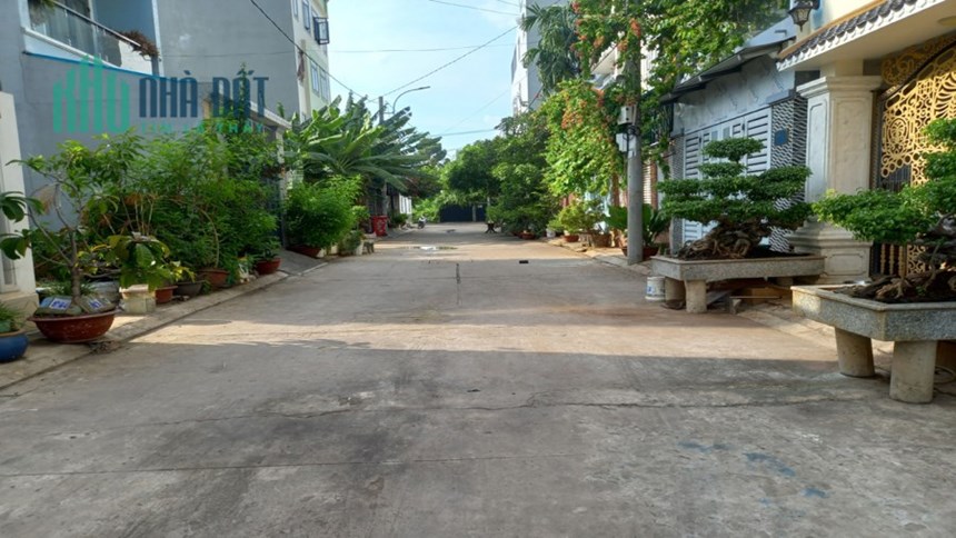 Bán nhà ngan 8m hẻm xe tải Đường V.Lài phường an phú đông QUẬN 12 chỉ 10 tỷ