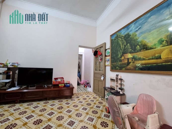 Bán nhà Hoàng Quốc Việt, Cầu Giấy. 52m2; giá 12.6 tỷ. Phương