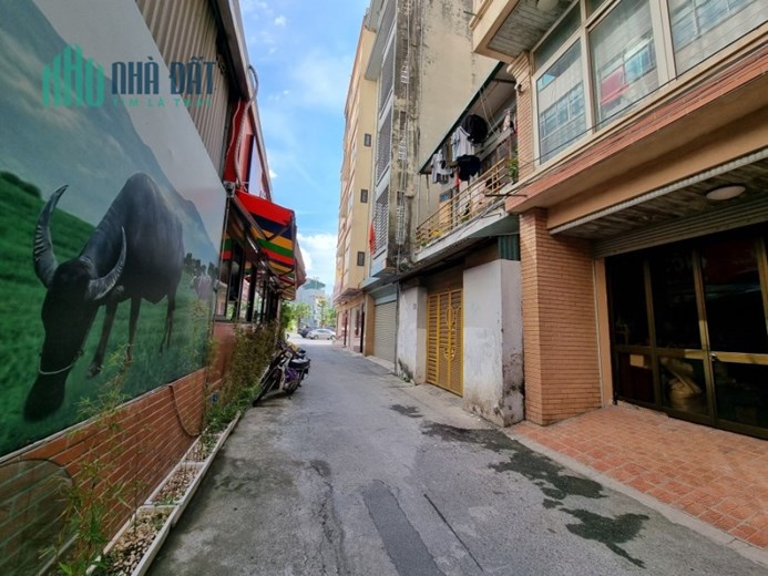Bán nhà Hoàng Quốc Việt, Cầu Giấy. 52m2; giá 12.6 tỷ. Phương