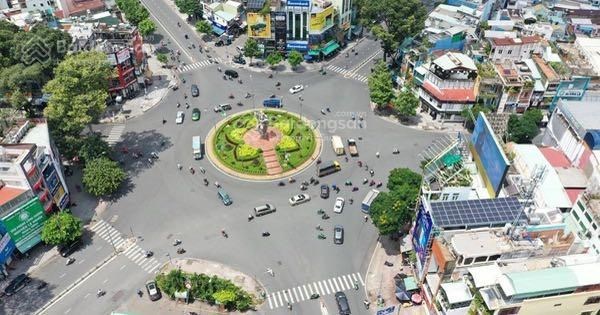 BÁN nhà đường Ngô Gia Tự nở hậu 5.7x8.7m, 4 tầng, P4, Q10 giá 10.1 tỷ.