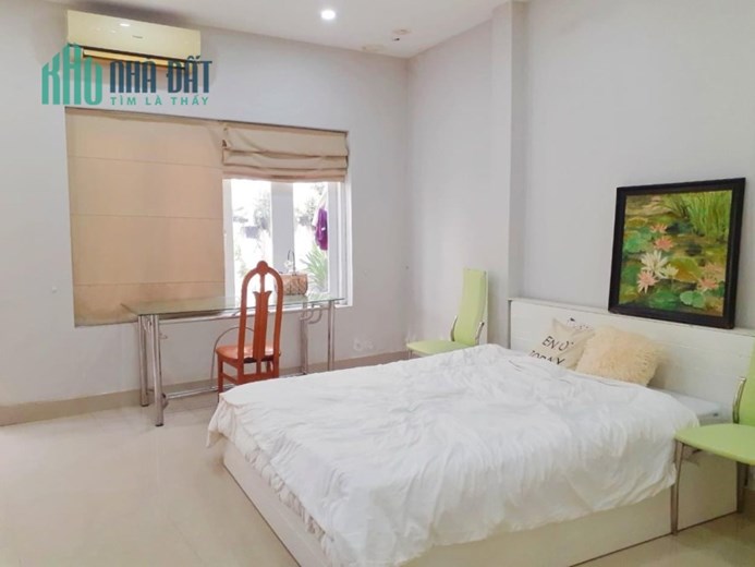 BÁN nhà đường Ngô Gia Tự nở hậu 5.7x8.7m, 4 tầng, P4, Q10 giá 10.1 tỷ.