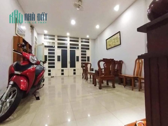 BÁN nhà đường Ngô Gia Tự nở hậu 5.7x8.7m, 4 tầng, P4, Q10 giá 10.1 tỷ.