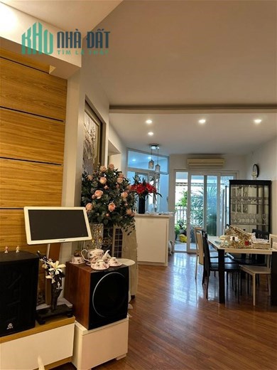 Lô góc CC 17T KDT Trung Hòa Nhân Chính, NHÀ ĐẸP, 3 NGỦ,153m2, nhỉnh 5.5 tỷ