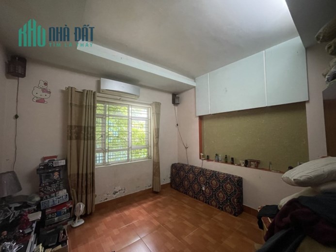 Bán nhà ngõ 383 Thiên Lôi, diện tích 65m 3 tầng GIÁ 2.45 tỉ có sân cổng riêng