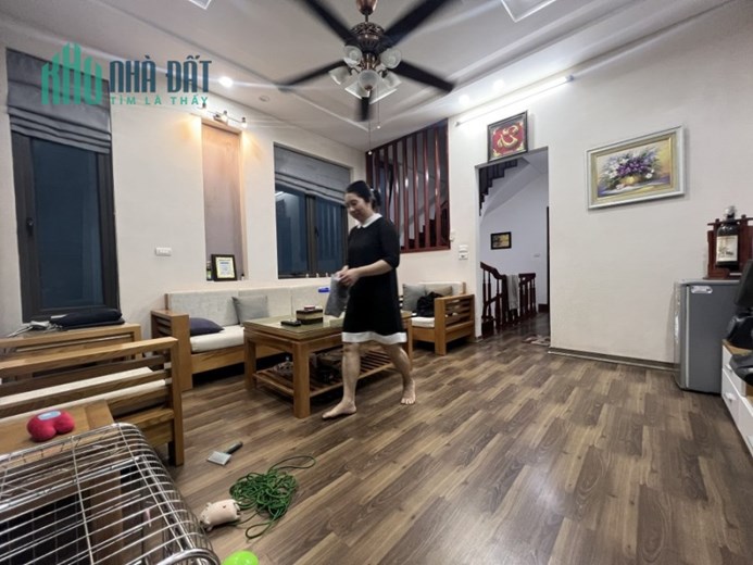 Bán nhà Hoàng Quốc Việt, Cầu Giấy. 61m2; giá 9 tỷ. Phương