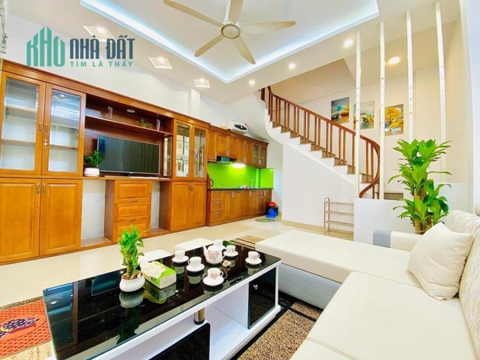 Bán Nhà  35m2 giá 3,2 tỷ Văn Tiến Dũng , Oto ,Kinh Doanh Sầm Uất