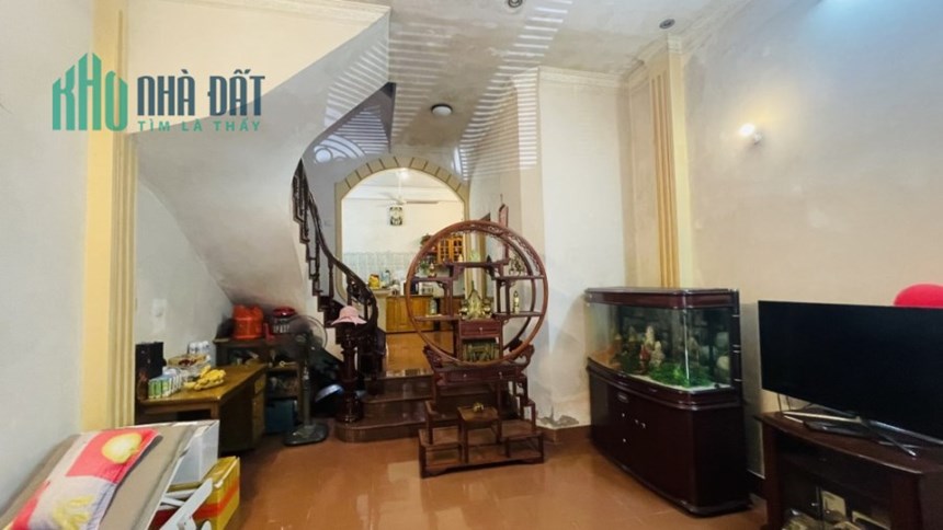 Bán nhà Hoàng Quốc Việt, Cầu Giấy. 45m2x4; giá 9.6 tỷ. Phương