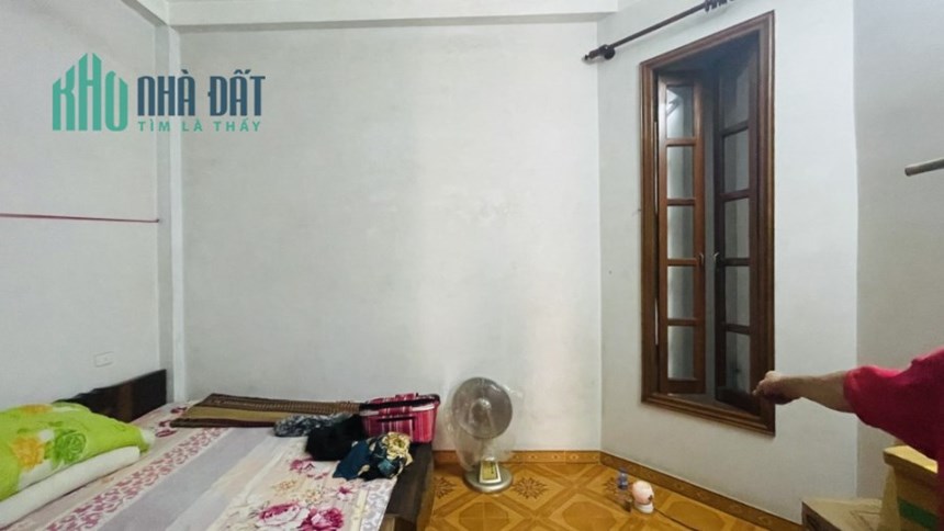 Bán nhà Hoàng Quốc Việt, Cầu Giấy. 45m2x4; giá 9.6 tỷ. Phương